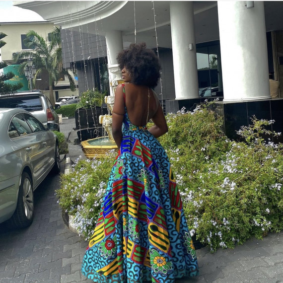 https://www.oluchi-fashions.com/fr/products/panel-african-dress